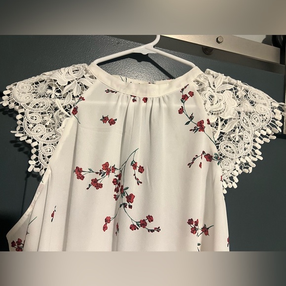 Express white floral flowy top. Size XL open back. - Picture 2 of 6